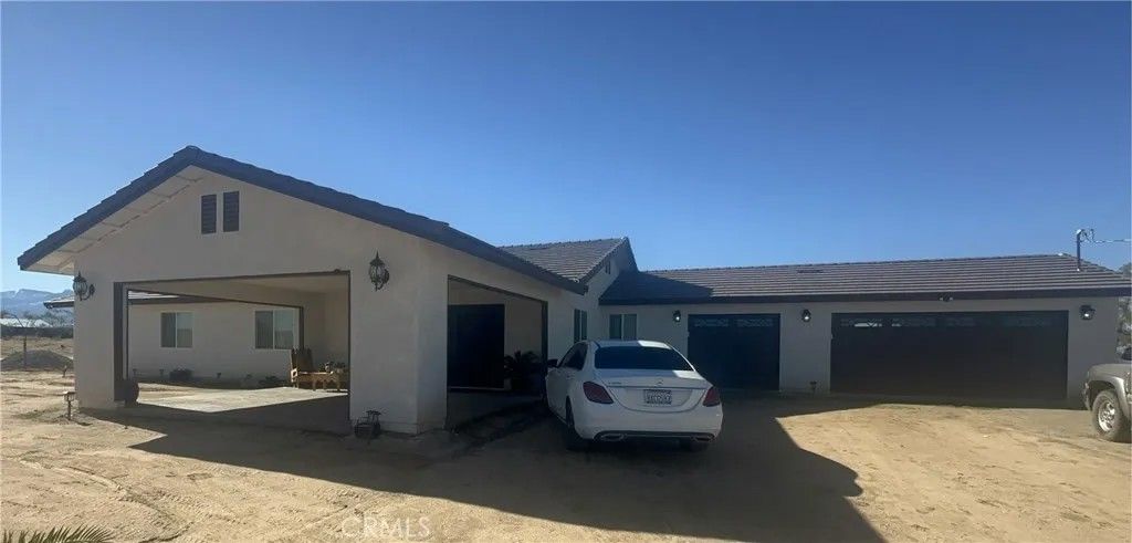 Photo of 14426 Tumbleweed Road, Phelan, CA 92371 (MLS # WS25267069)