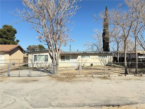 Photo of 16300 Live Oak St, Hesperia, CA 92345 (MLS # HD26024762)