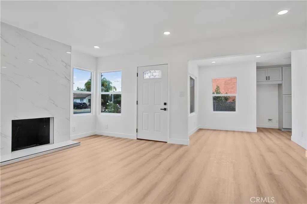 2322 W Cedarwood Street