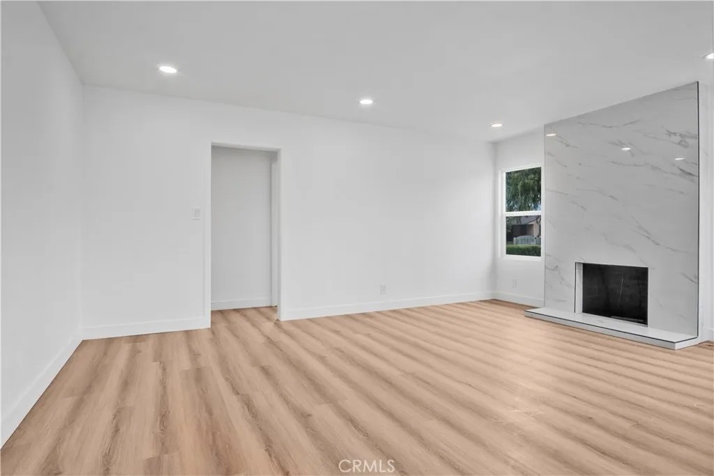 2322 W Cedarwood Street