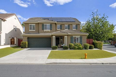 Photo of 984 Manteca Dr, Oceanside, CA 92057 (MLS # 250045182)