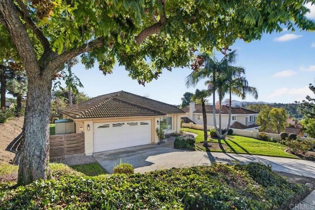 Photo of 135 Neptune Place, Escondido, CA 92026 (MLS # NDP2511262)