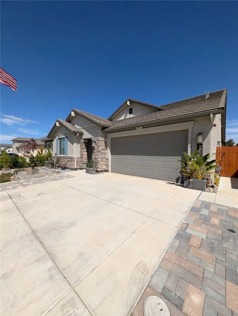 1437 Sunridge Court