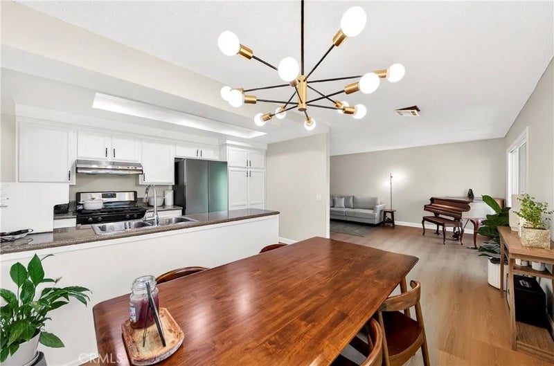 1525 Walnut Leaf 211