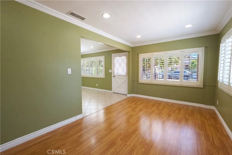931-- 933 S La Verne Ave