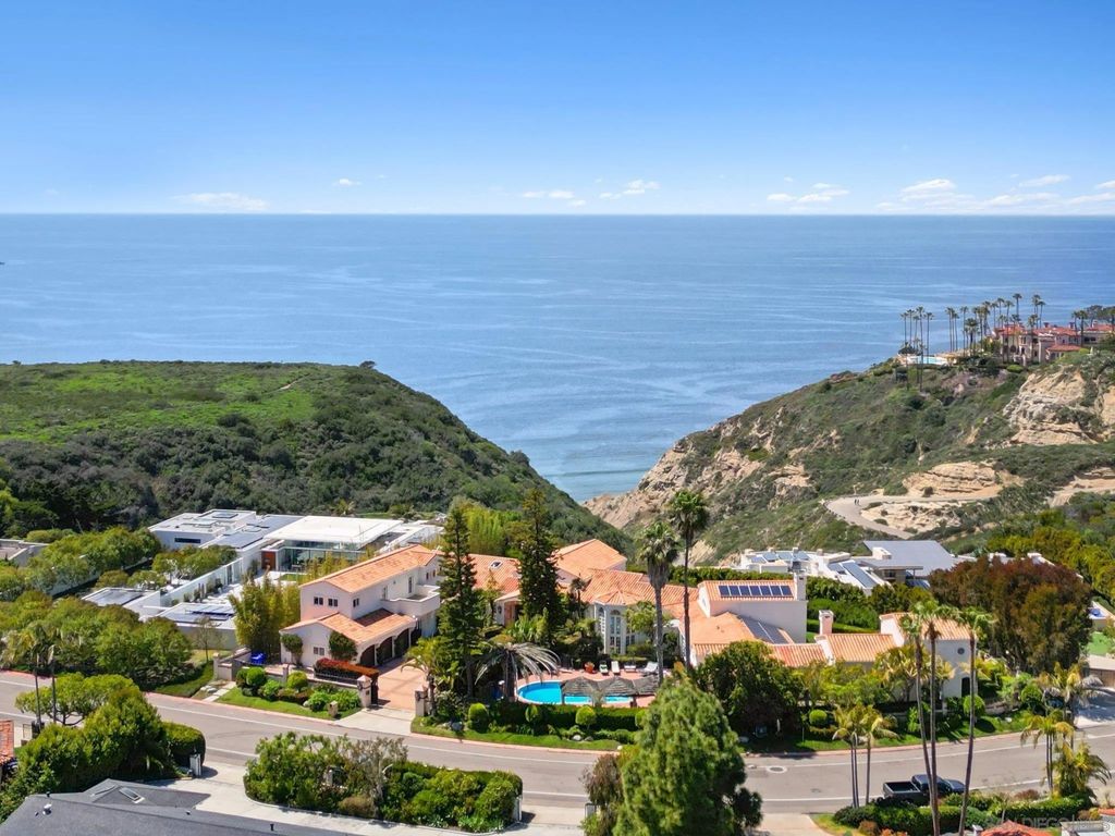 Photo of 9450 La Jolla Farms Road, La Jolla, CA 92037 (MLS # 260011171)