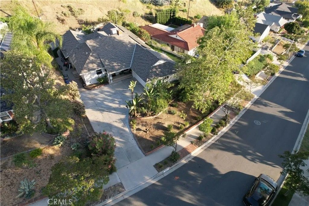 Photo of 924 Irivng Drive, Burbank, CA 91054 (MLS # SR26071934)
