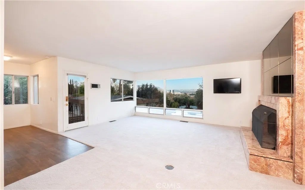 Photo of 4227 Miramonte Place, Riverside, CA 92501 (MLS # IV26040765)