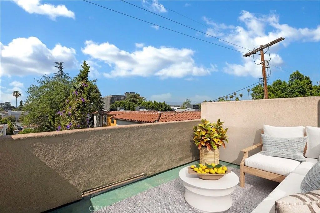 Photo of 5242 Vesper #7, Sherman Oaks, CA 91411 (MLS # SR26020301)