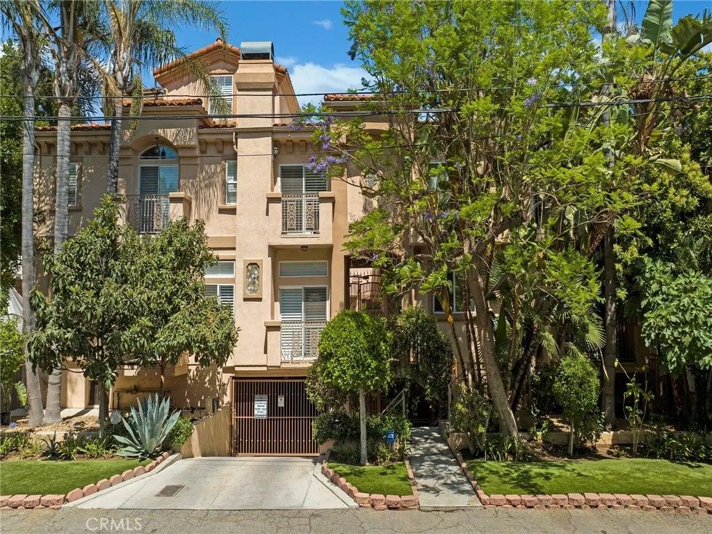 Photo of 5242 Vesper #7, Sherman Oaks, CA 91411 (MLS # SR26020301)