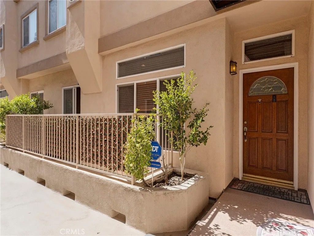 Photo of 5242 Vesper #7, Sherman Oaks, CA 91411 (MLS # SR26020301)
