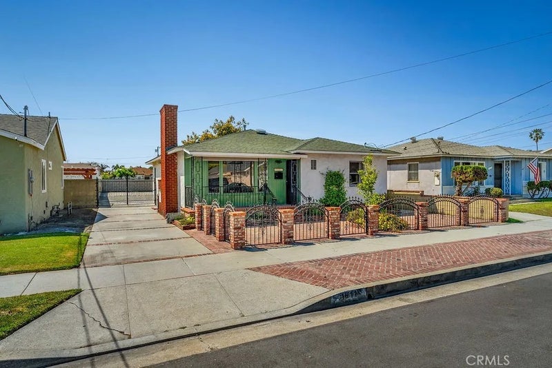 1611 Bay View Avenue