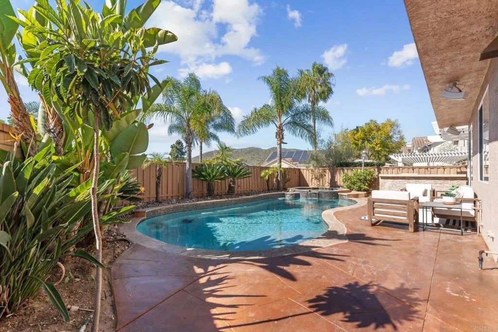 12204 Briar Knoll Way