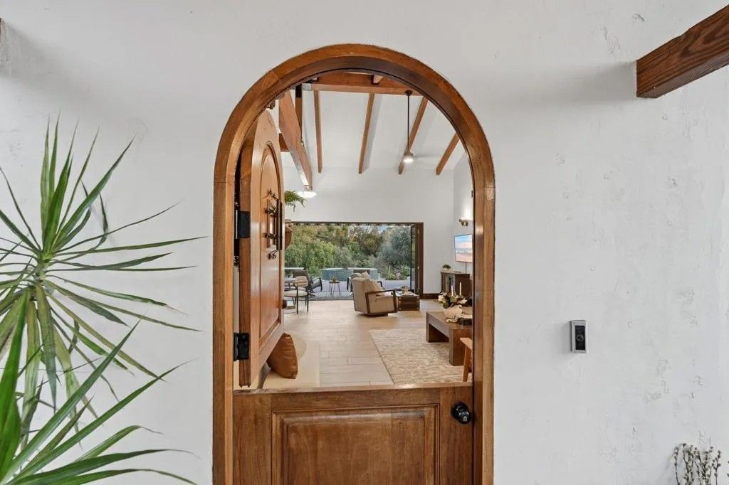 Photo of 1111 Palomino Road, Fallbrook, CA 92028 (MLS # NDP2511210)