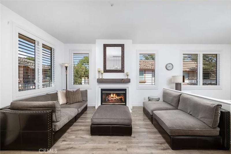3407 Ladrillo Aisle