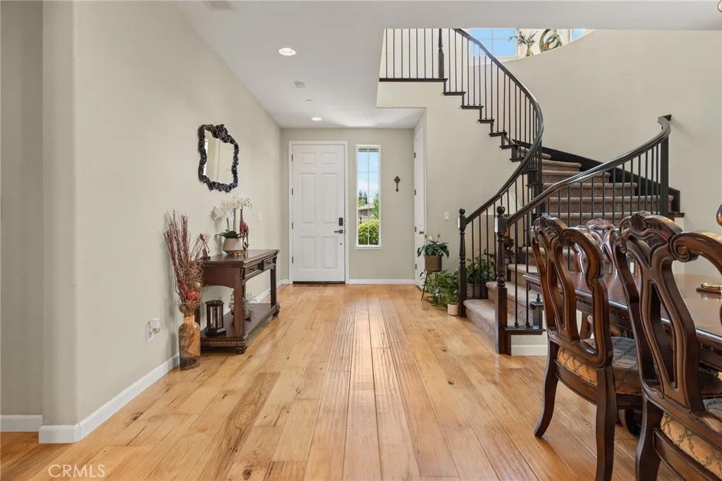 3289 Sespe Creek
