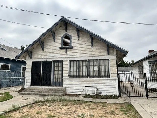 1524 W 22nd