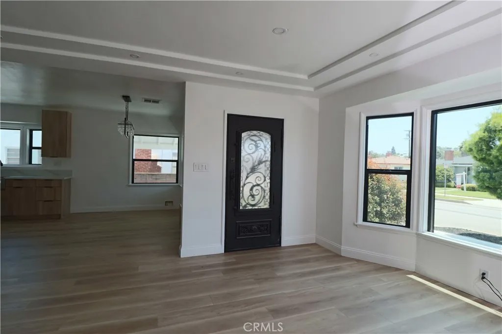 1921 W 94th Street