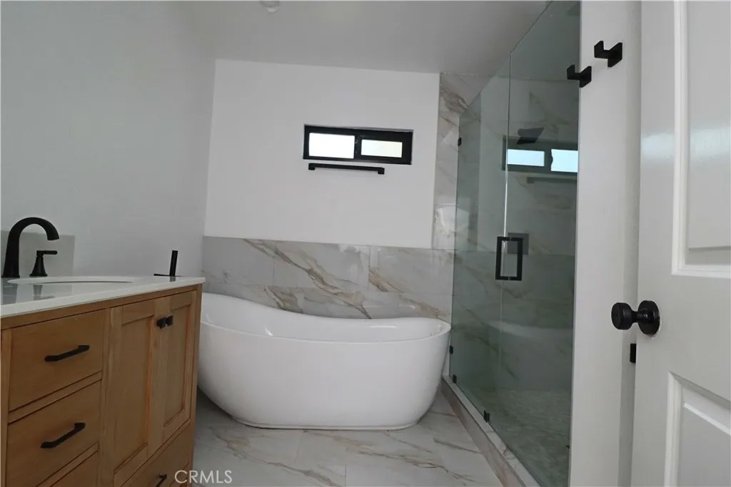1921 W 94th Street