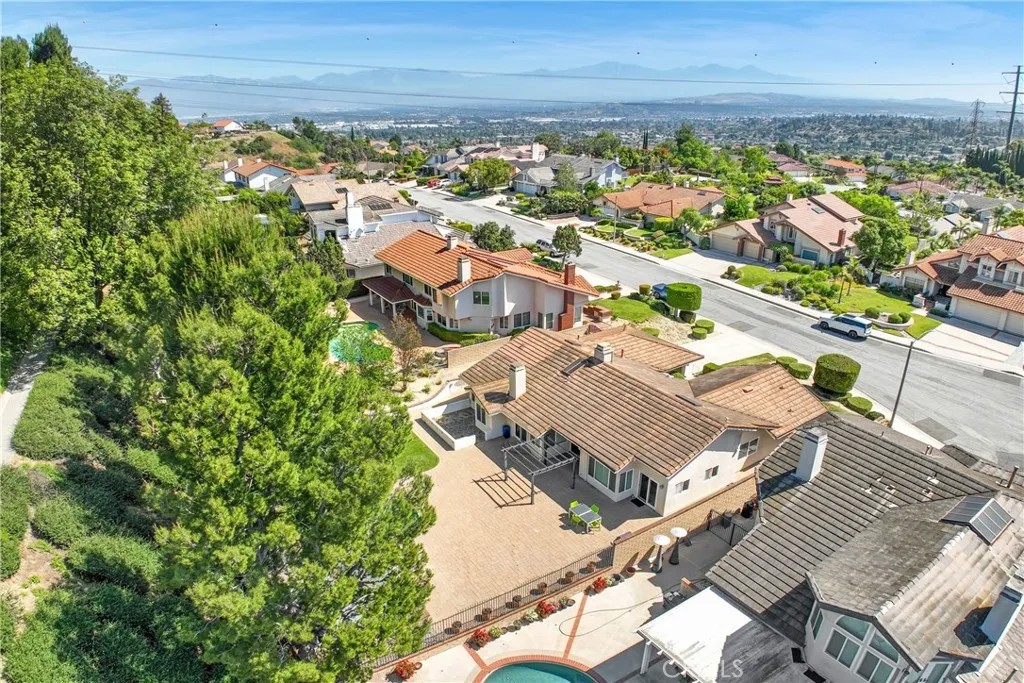 4225 Hermitage