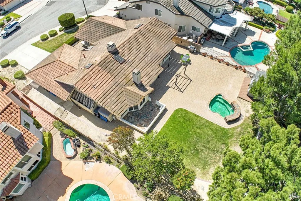 4225 Hermitage