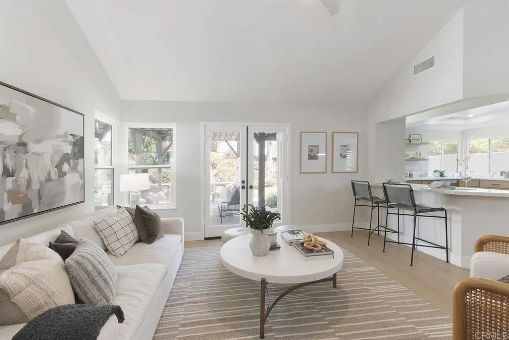 15027 Caminito Ladera