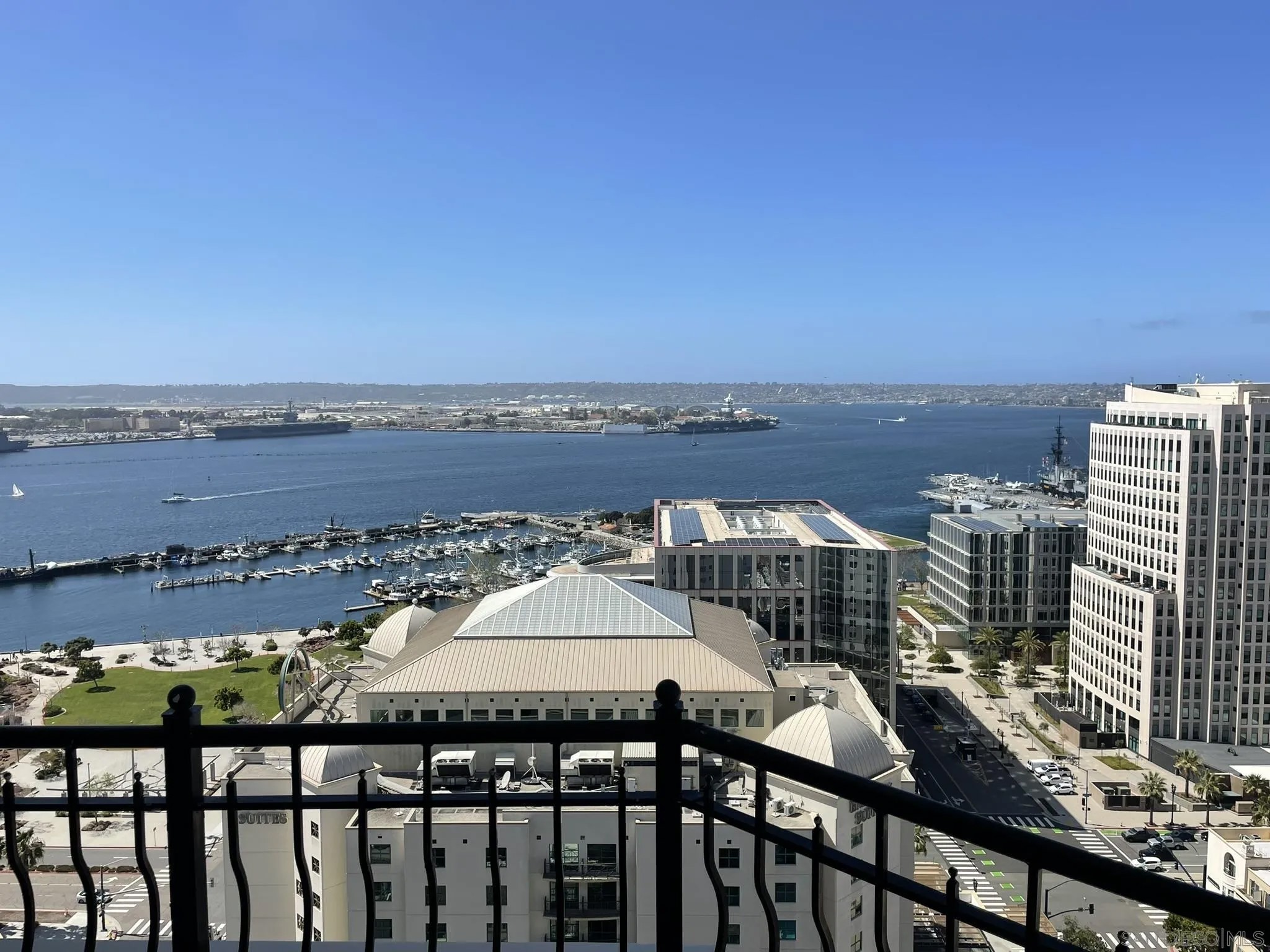 700 W Harbor 2501