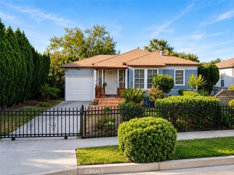 Photo of 14418 Lorne ST, Panorama City, CA 91402 (MLS # SR26226732)