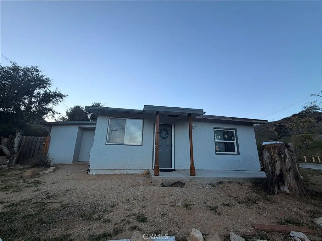 Photo of 30009 Hunstock St, Castaic, CA 91384 (MLS # SR25278402)