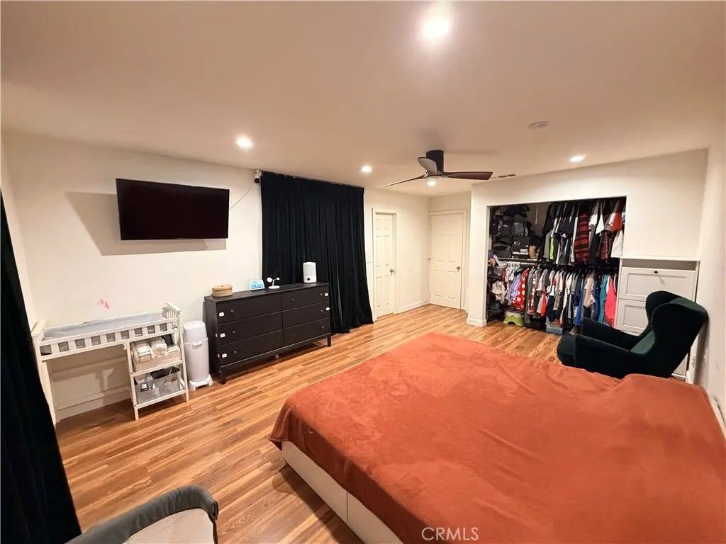 Photo of 30009 Hunstock St, Castaic, CA 91384 (MLS # SR25278402)