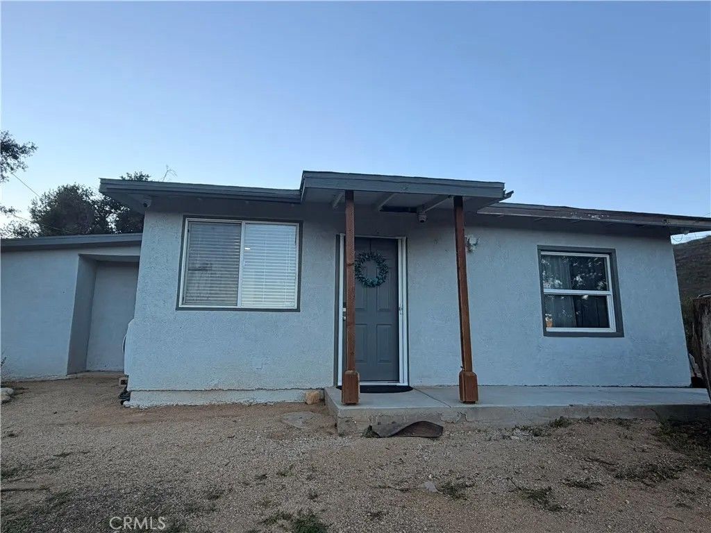 Photo of 30009 Hunstock St, Castaic, CA 91384 (MLS # SR25278402)