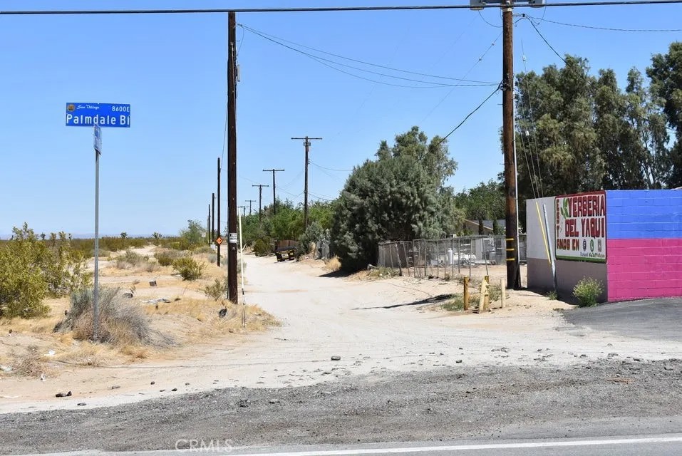 8700 E Palmdale