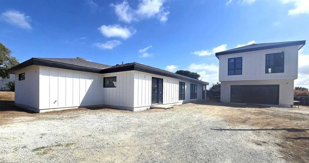 Photo of 227 Hill Dr, Vista, CA 92083 (MLS # 2600220)