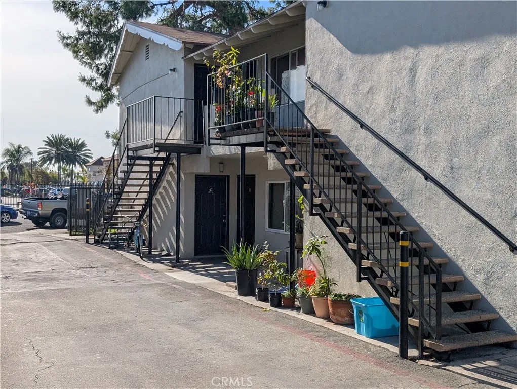 1239 Brook Street West
