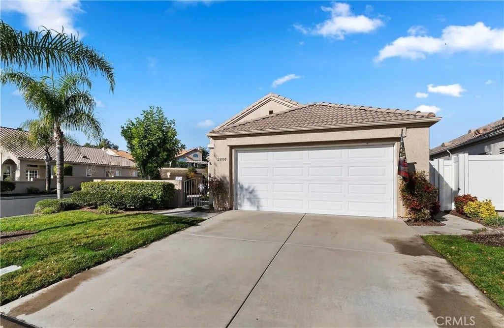 Photo of 23990 Via Pamilla, Murrieta, CA 92562 (MLS # SW26063587)