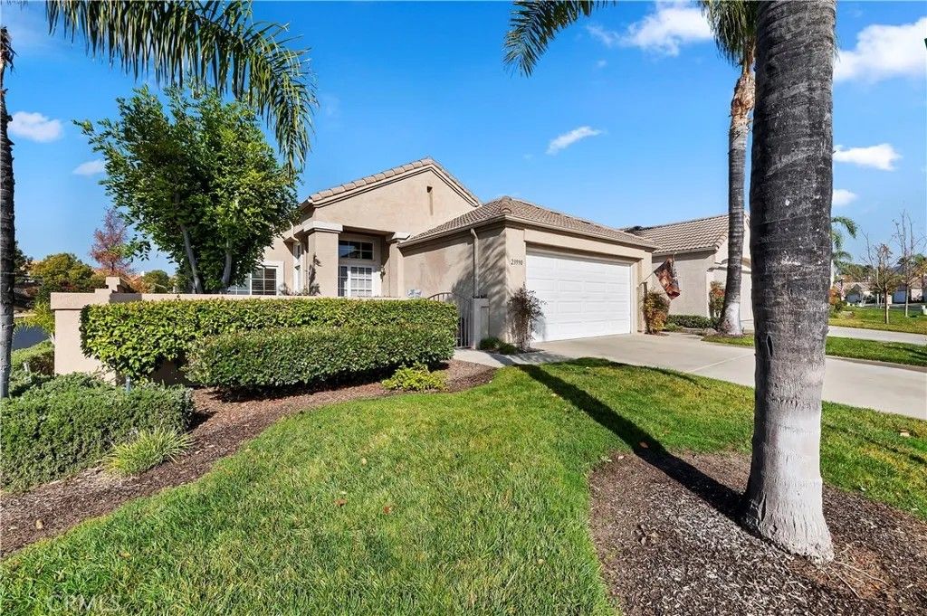 Photo of 23990 Via Pamilla, Murrieta, CA 92562 (MLS # SW26063587)