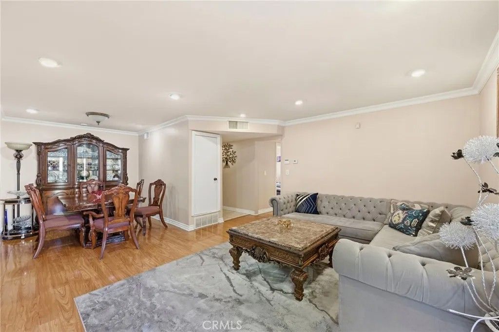 Photo of 15010 Victory Blvd, Van Nuys, CA 91411 (MLS # SR25273948)