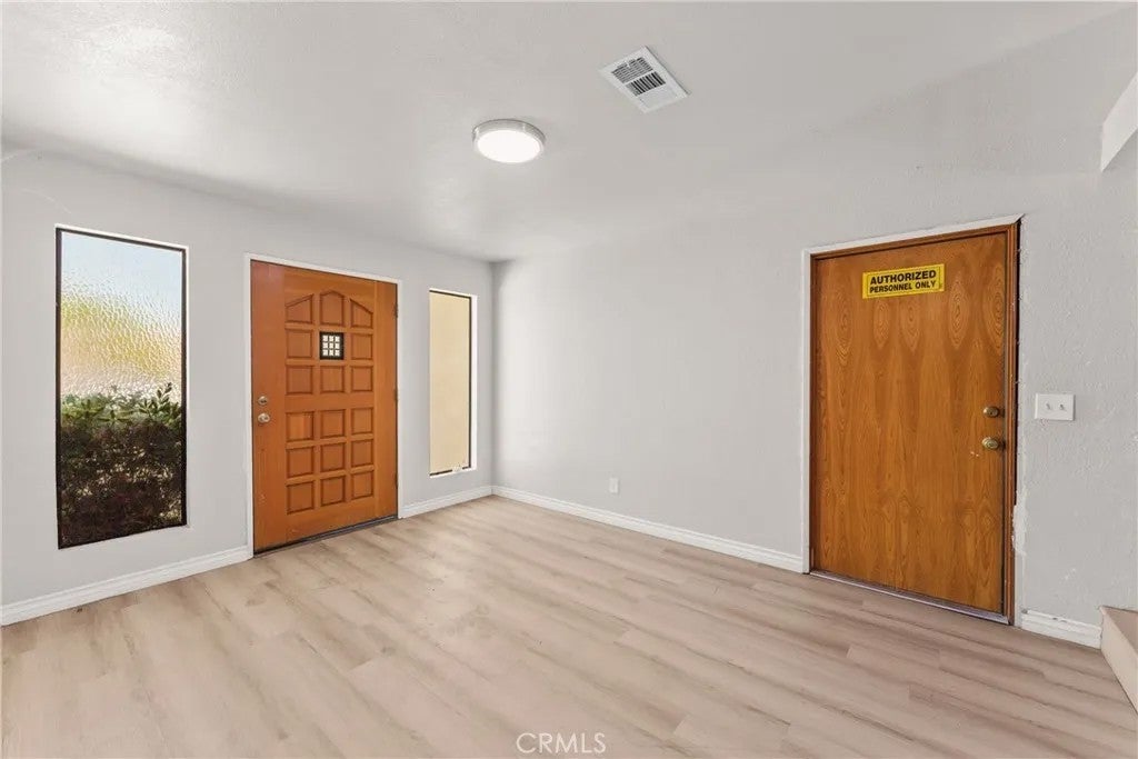 13640 Spring Valley