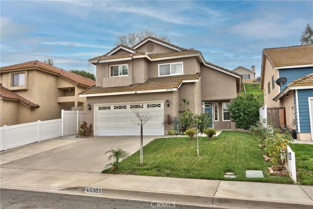 Photo of 45303 Esmerado Court, Temecula, CA 92592 (MLS # SW26002649)