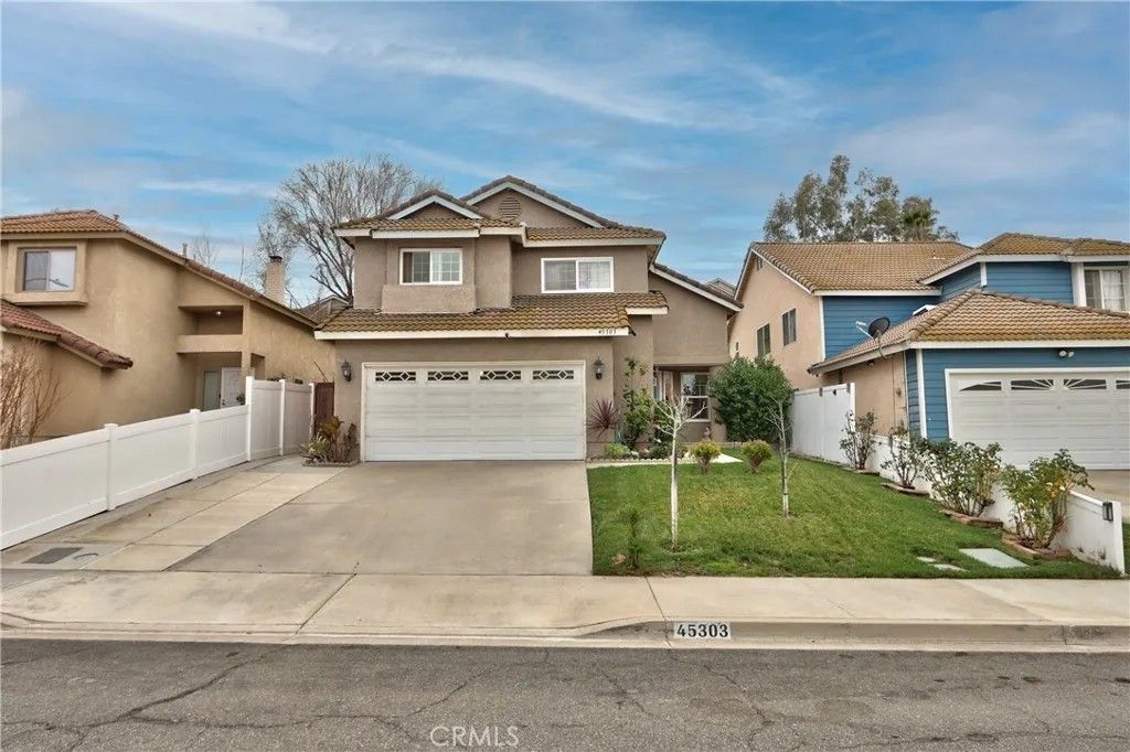 Photo of 45303 Esmerado Court, Temecula, CA 92592 (MLS # SW26002649)