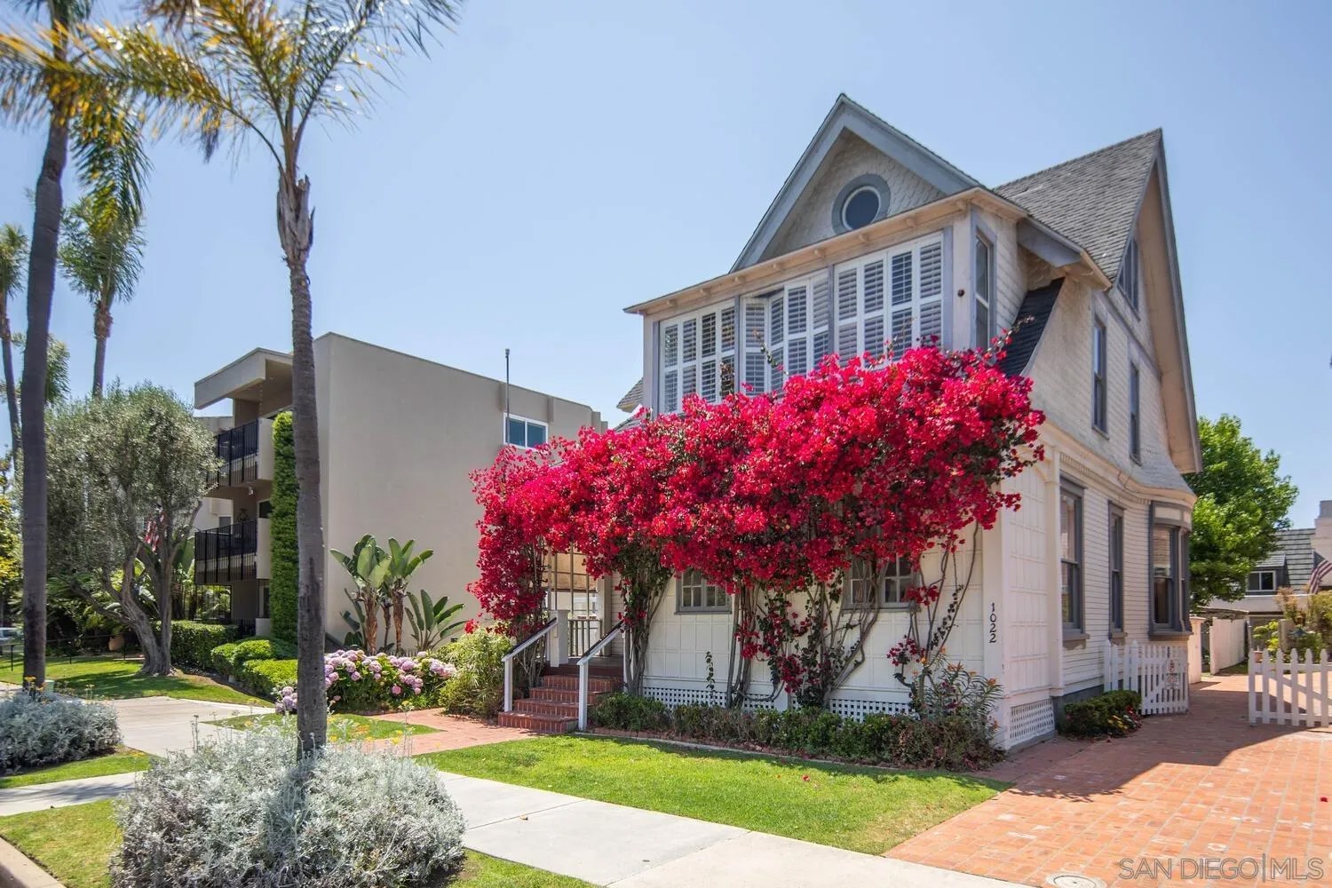 1022 Park Place