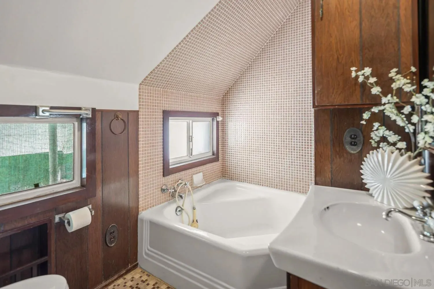 Coronado, California 92118, United States, 4 Bedrooms Bedrooms, ,4 BathroomsBathrooms,Residential,Active,159524