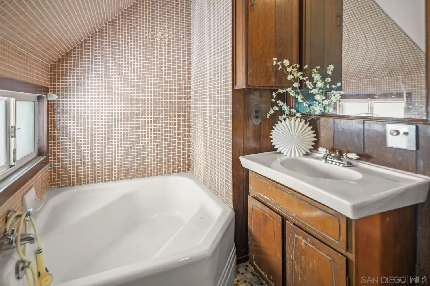 Coronado, California 92118, United States, 4 Bedrooms Bedrooms, ,4 BathroomsBathrooms,Residential,Active,159524