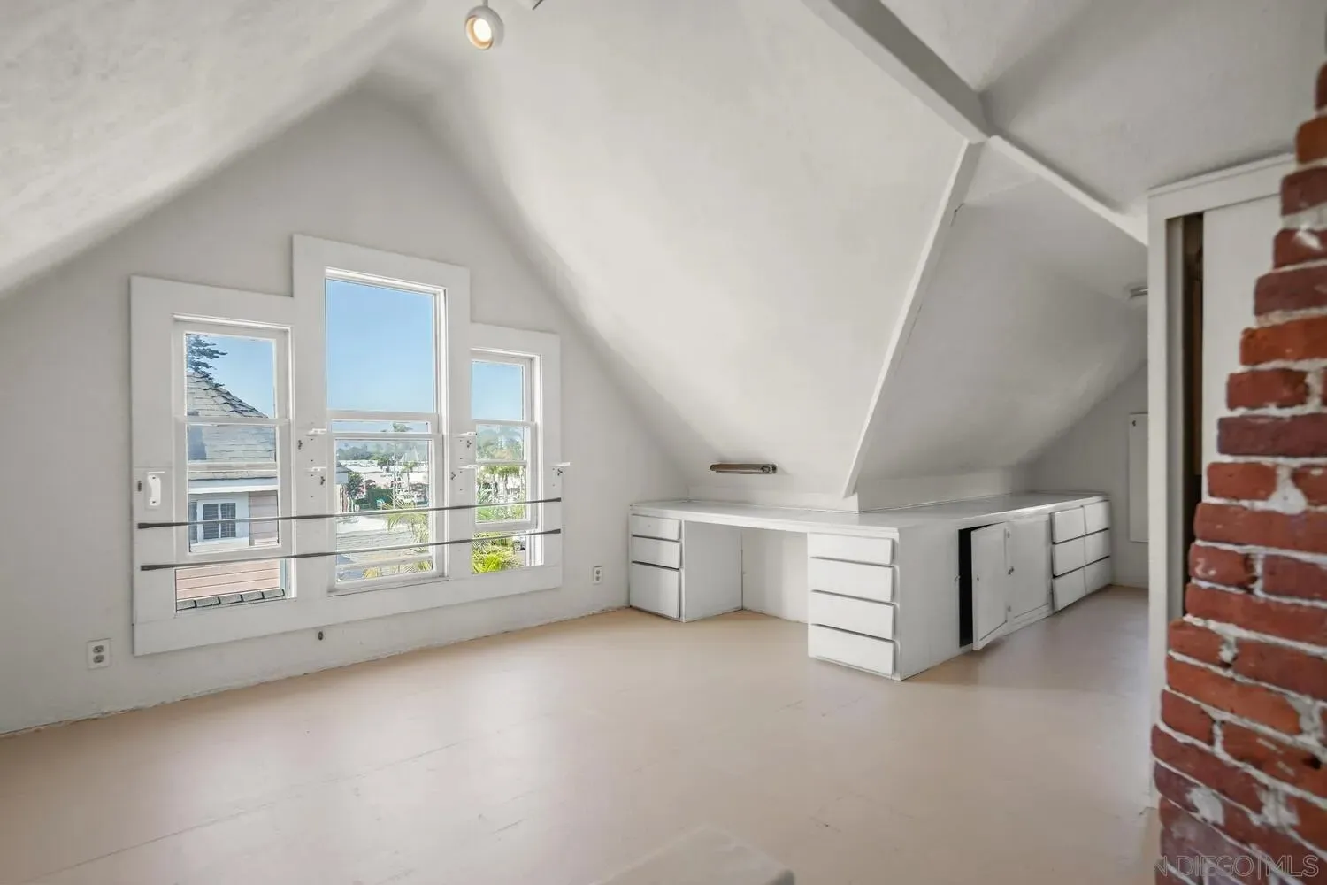 Coronado, California 92118, United States, 4 Bedrooms Bedrooms, ,4 BathroomsBathrooms,Residential,Active,159524