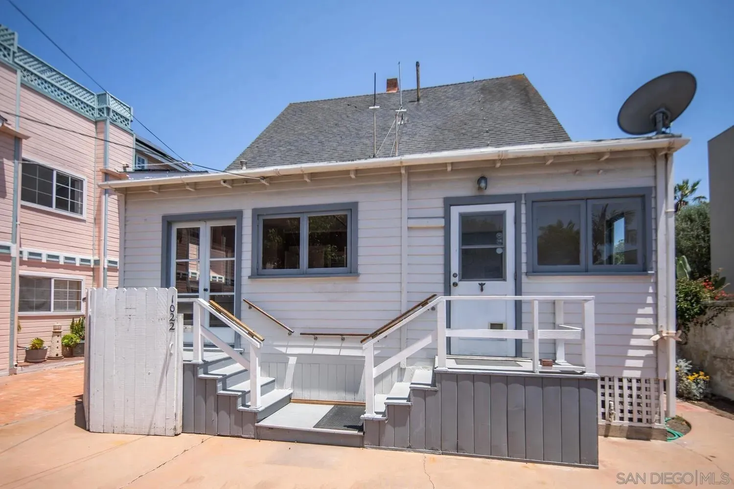 Coronado, California 92118, United States, 4 Bedrooms Bedrooms, ,4 BathroomsBathrooms,Residential,Active,159524