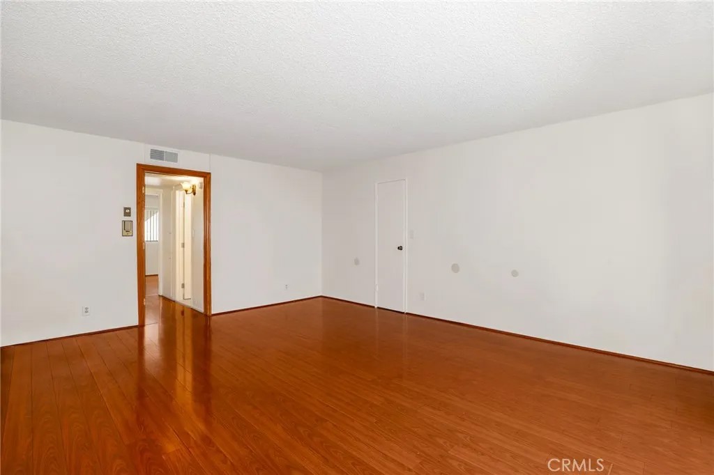 5403 Newcastle Avenue 28