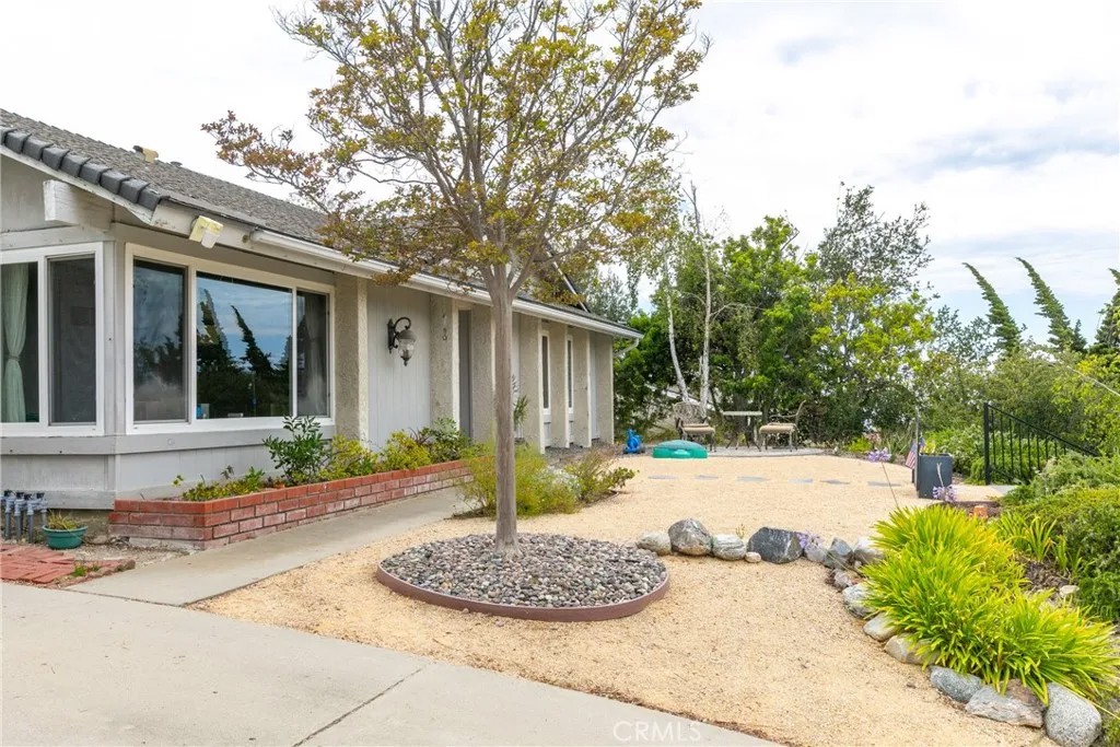2378 Avenida Otono
