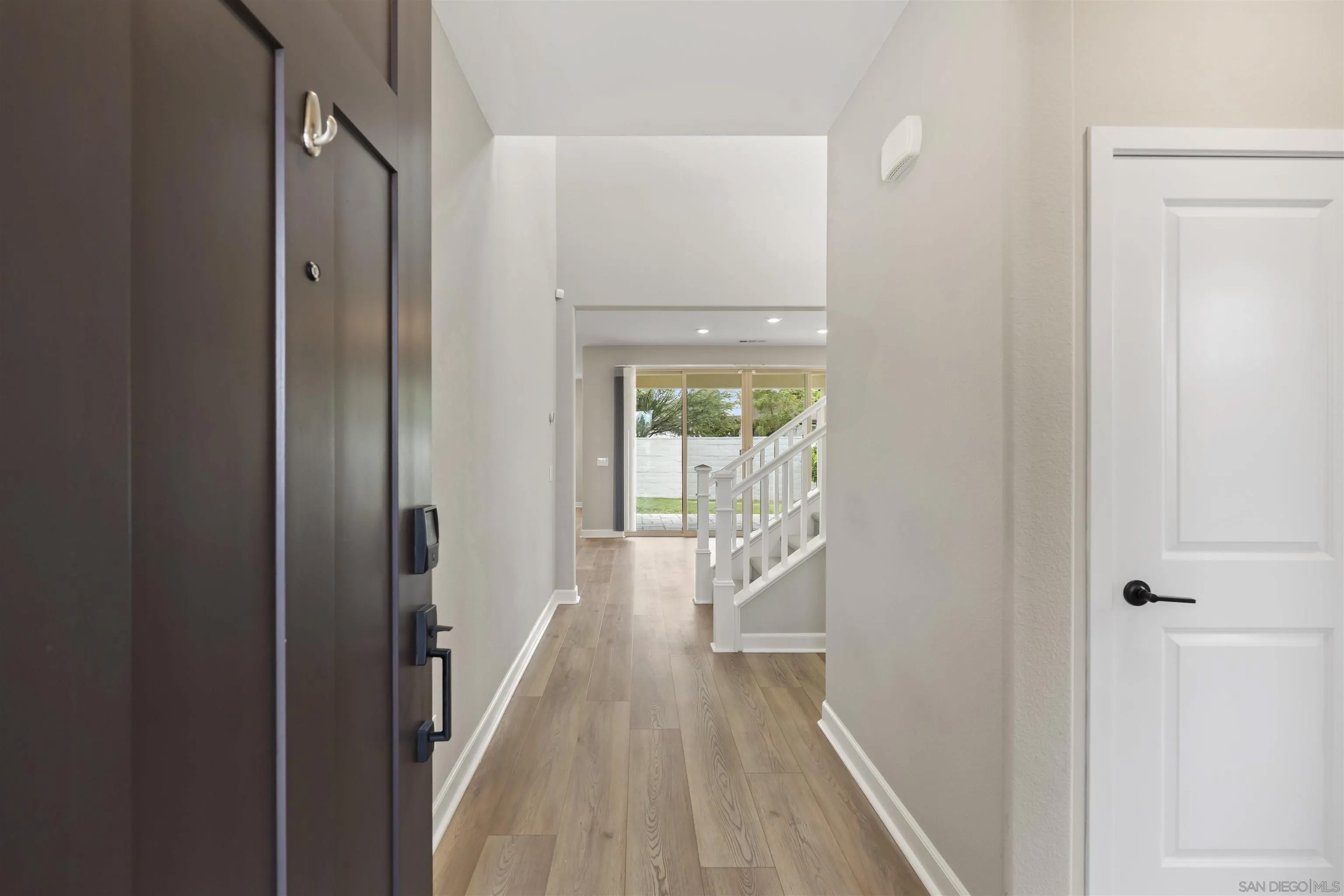 Welcome to this like new four bedroom, three bathroom home in the desi – image 4