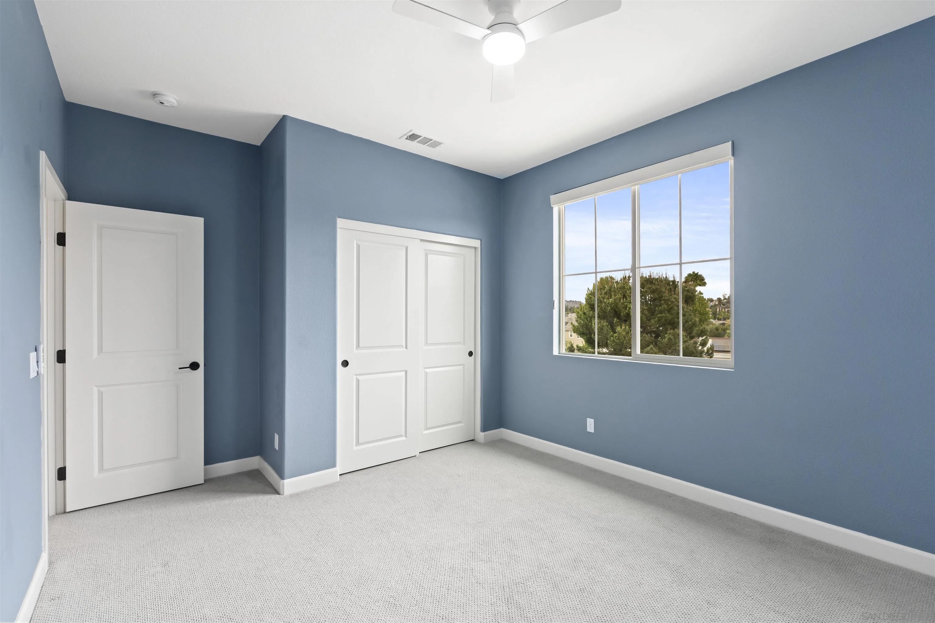 Welcome to this like new four bedroom, three bathroom home in the desi – image 29