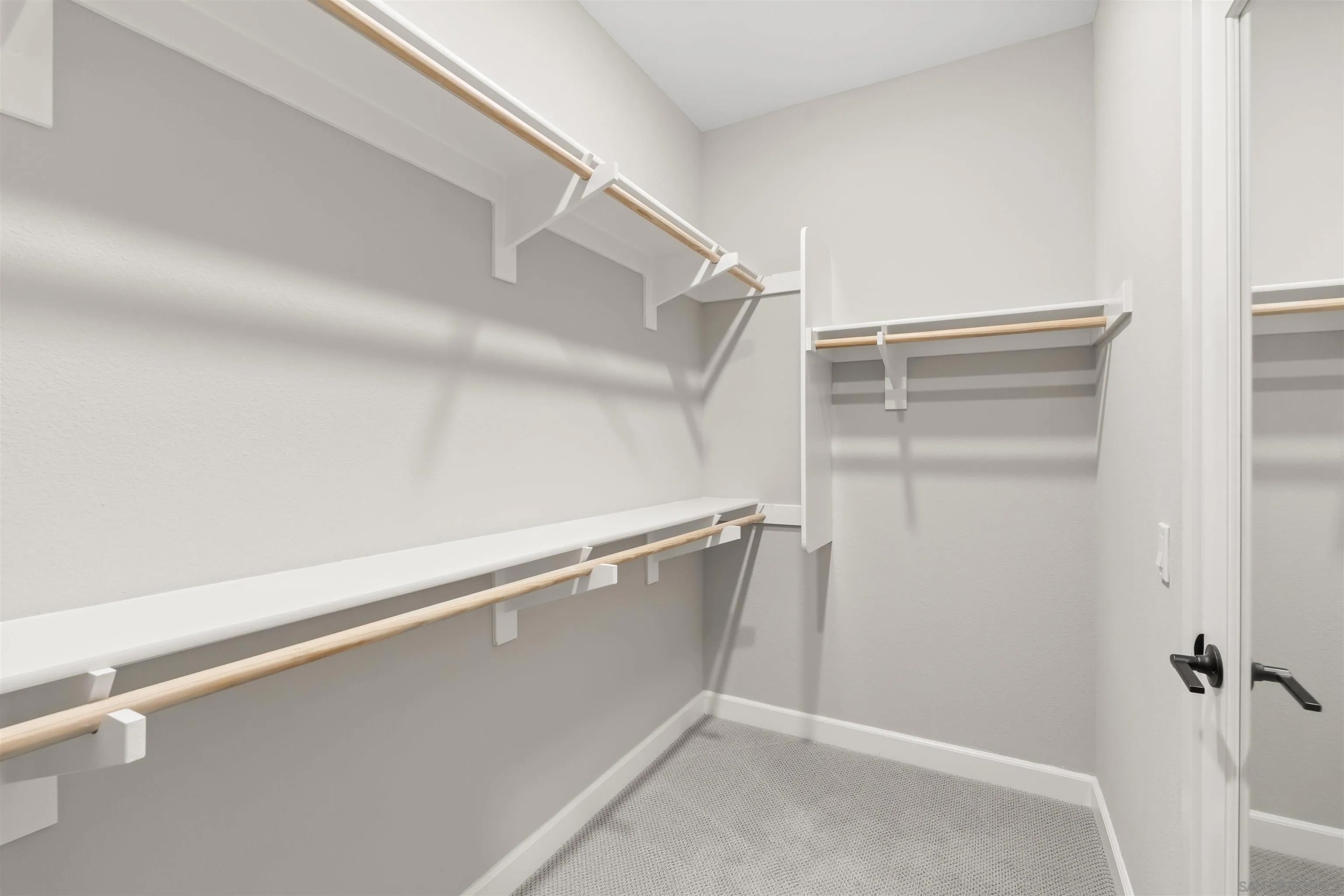 Welcome to this like new four bedroom, three bathroom home in the desi – image 27
